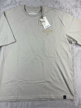 Pull&Bear Men's Relaxed Fit T‑Shirt in Light Beige